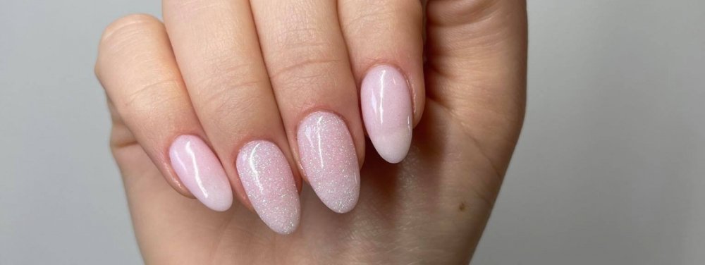 MLECZNY MANICURE TYTANOWY